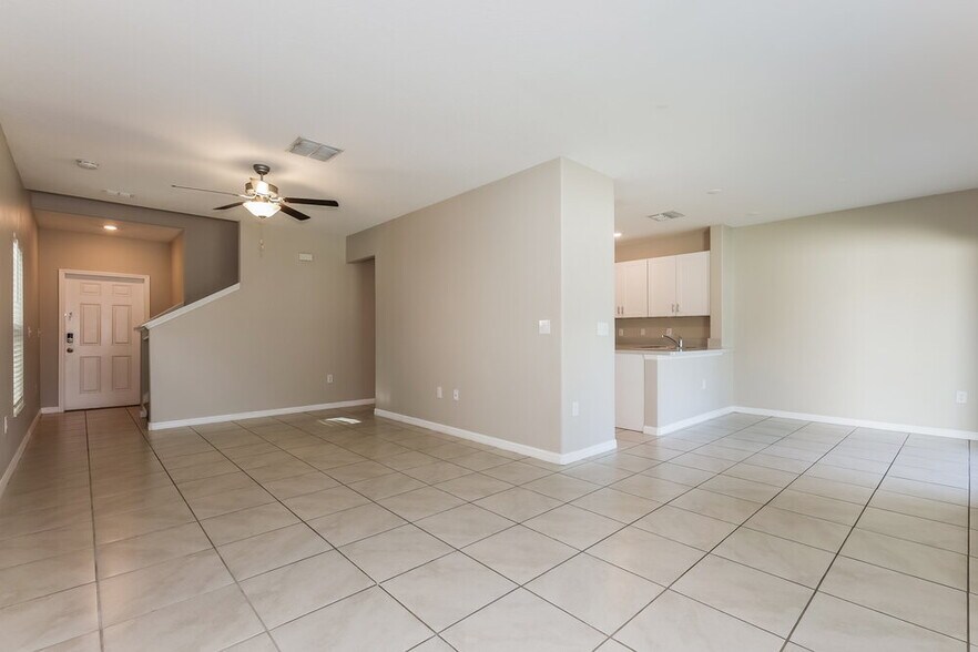 Building Photo - 7219 Spring Snowflake Ave