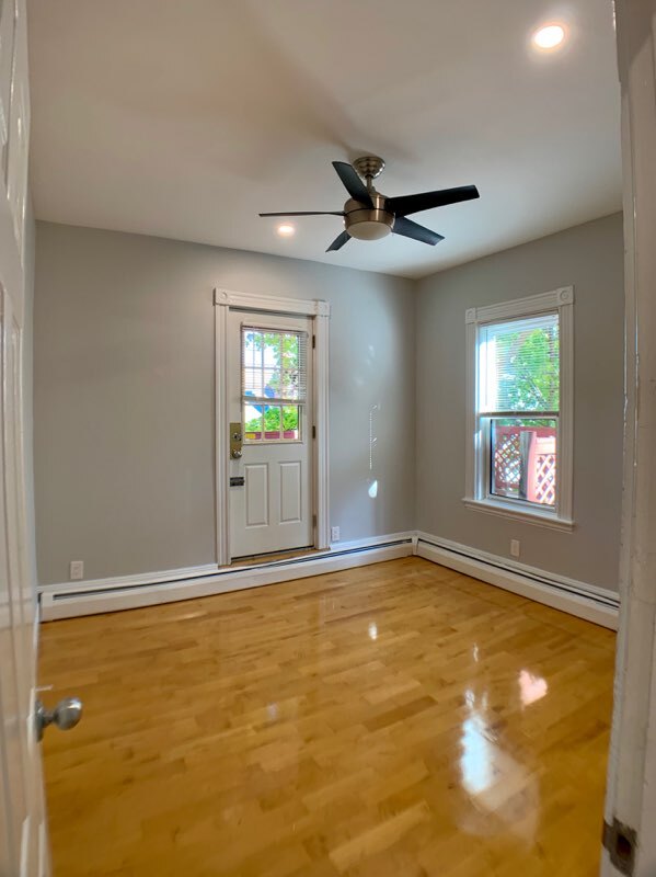 Building Photo - 30 Forbes St