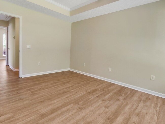 Building Photo - 3 Bed/2 Bath Home in Main Street!