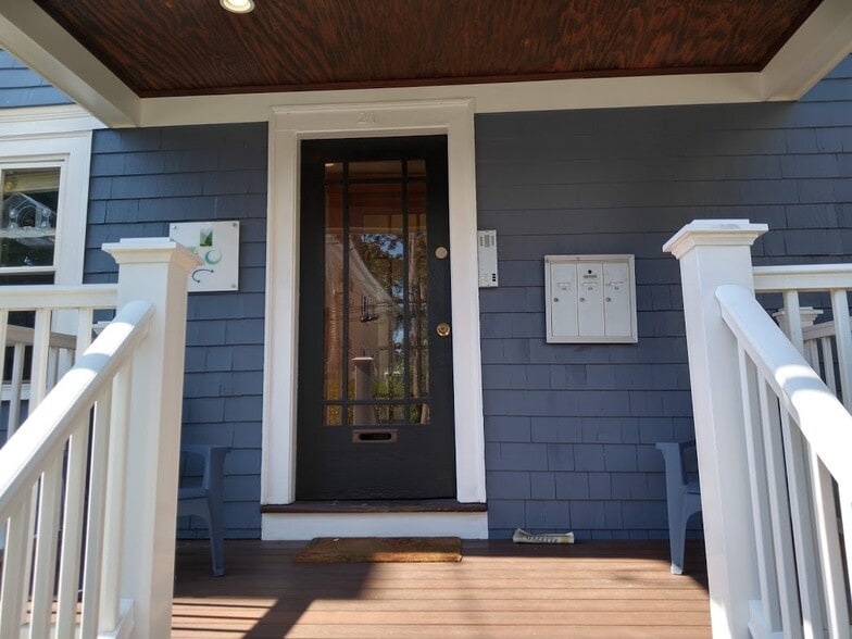 Building Photo - 21 Saint Peter St