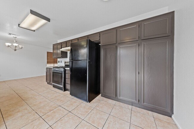 Building Photo - Spacious 4-Bedroom Home on Oversized Lot –...
