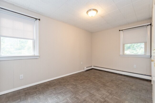 Building Photo - 205 Hardy Pond Rd