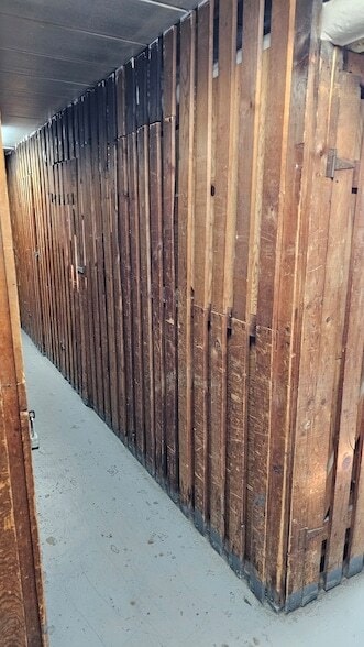 Building Photo - 2025 W Granville Ave