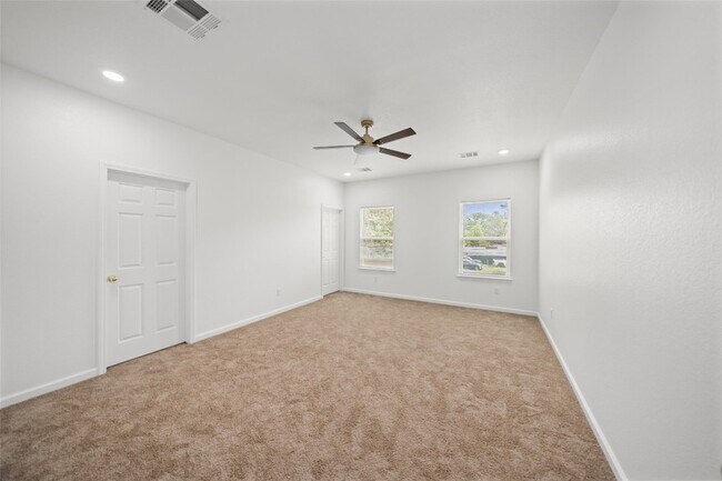 Building Photo - 6719 Roanoke St