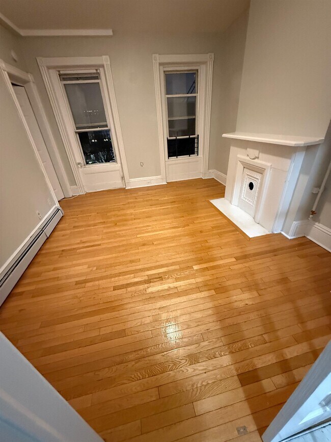 Building Photo - 41 Harmon St