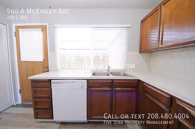 Building Photo - 960 McKinley Ave