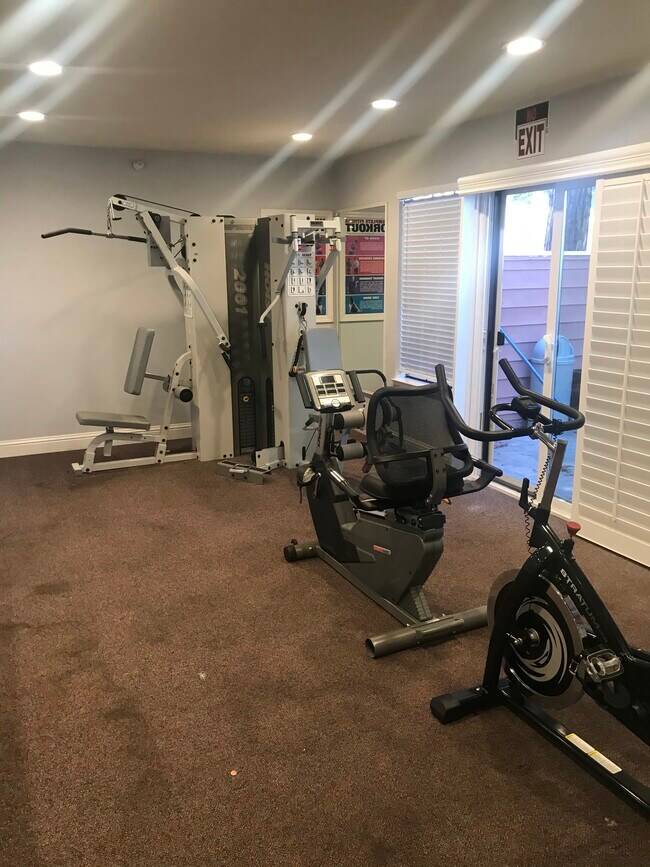 Fitness center - 351 Eastridge Dr