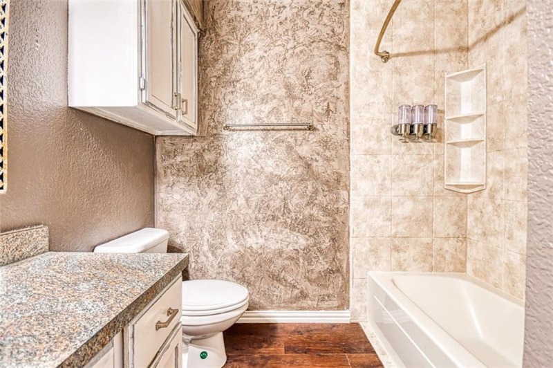 Building Photo - 3000 Chautauqua Ave