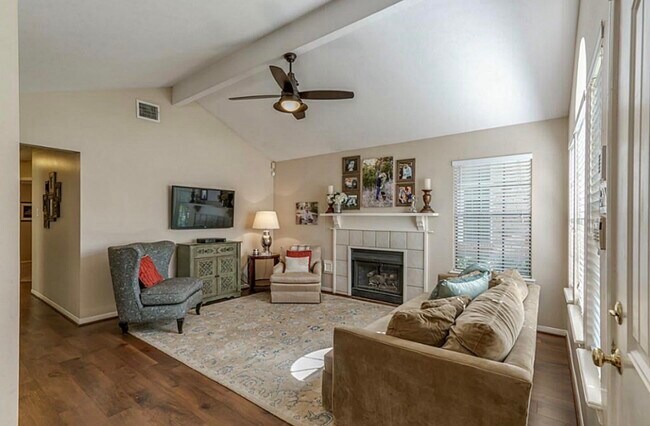 Building Photo - 28 Fallenstone Dr