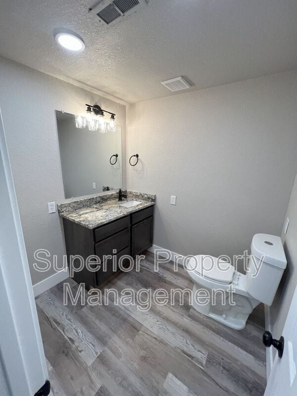 Building Photo - 222 Main St