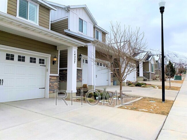 Building Photo - 14257 South Side Hill Ln