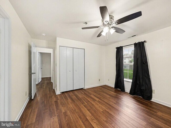 Building Photo - 33 Fern Oak Cir