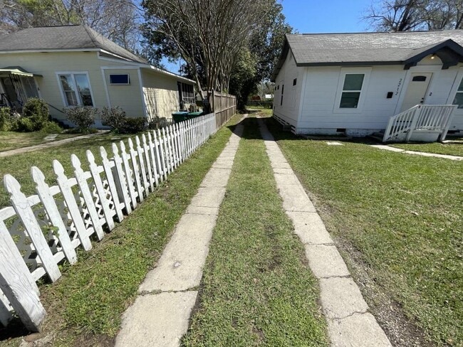 Building Photo - 2212 23rd Ave