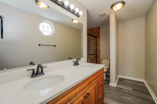Building Photo - 742 Bouvier Ct