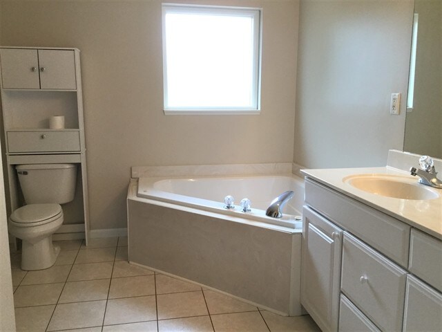 Building Photo - 6486 Cumberland Lake Ct