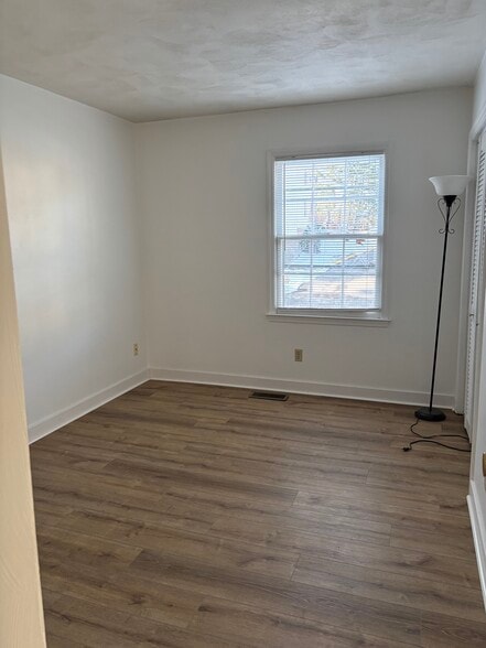 Building Photo - 2806 Newton Ct
