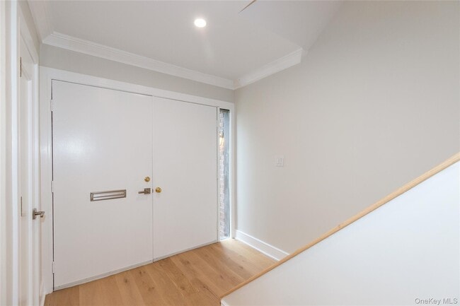 Building Photo - 18 Acorn Ponds Dr