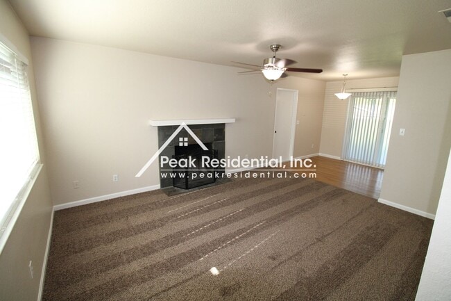 Building Photo - Beautifully Renovated 3bd Citrus Heights Home with Large Yard