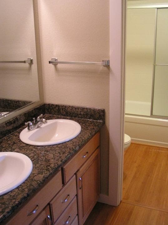 Building Photo - Charming 3 bed / 1 bath Apartment by Downtown