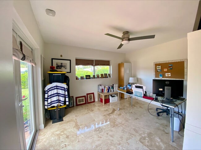 Building Photo - 1960 NE 30th St