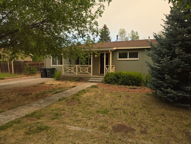 Building Photo - West-Flagstaff 4bd/2ba House Near NAU & CCC -Students & Pets OK!! Avail. July 10th!