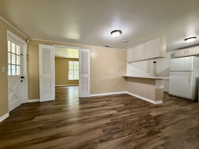 Building Photo - 1809 Richter Ln