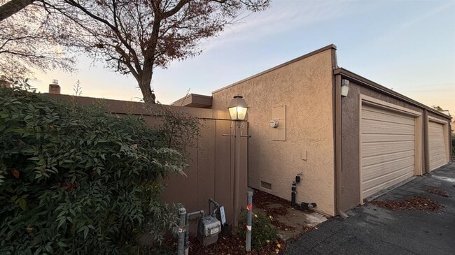 Building Photo - 1780 W Santa Ana Ave