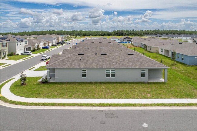 Building Photo - 3302 Pine Lily Ave