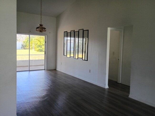 Building Photo - 829 Blanc Ct