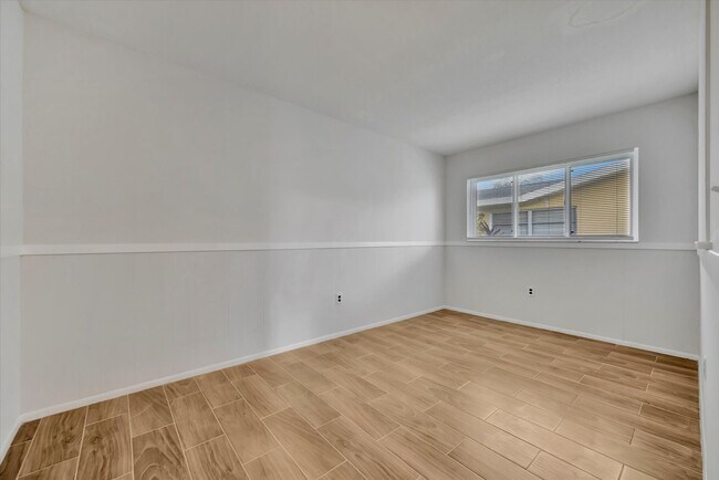 Building Photo - Beautiful 3-Bed / 2 Bath Pool Home in Sara...
