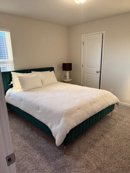 Building Photo - 3938 Dean Grv Wy