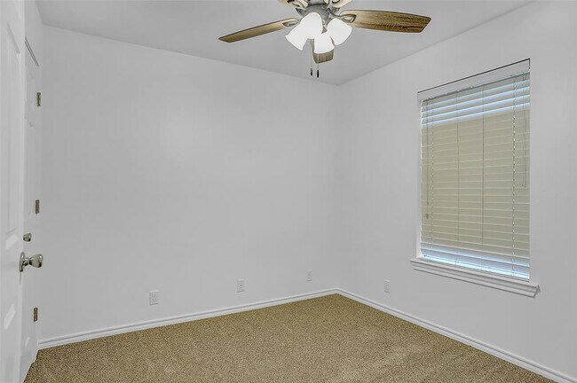 Building Photo - 1022 W Coffin St