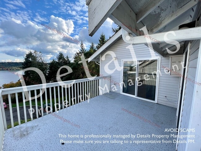 Building Photo - **APPLICATIONS PENDING** 3 BR Top Floor View Condo. Incl W/S/G