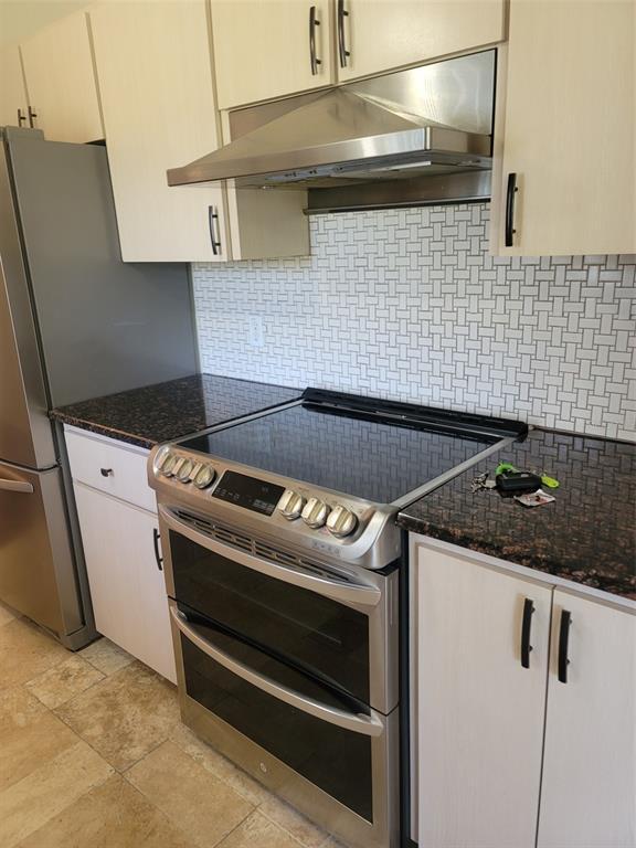 Building Photo - 10202 SW 61st Terrace Rd