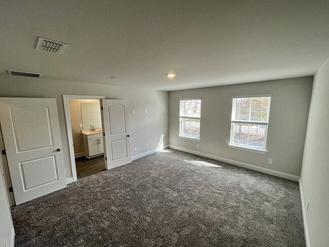 Building Photo - 204 Douglas Bend Rd