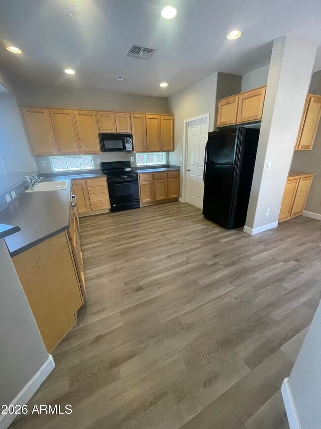 Building Photo - 41831 N Mill Creek Way