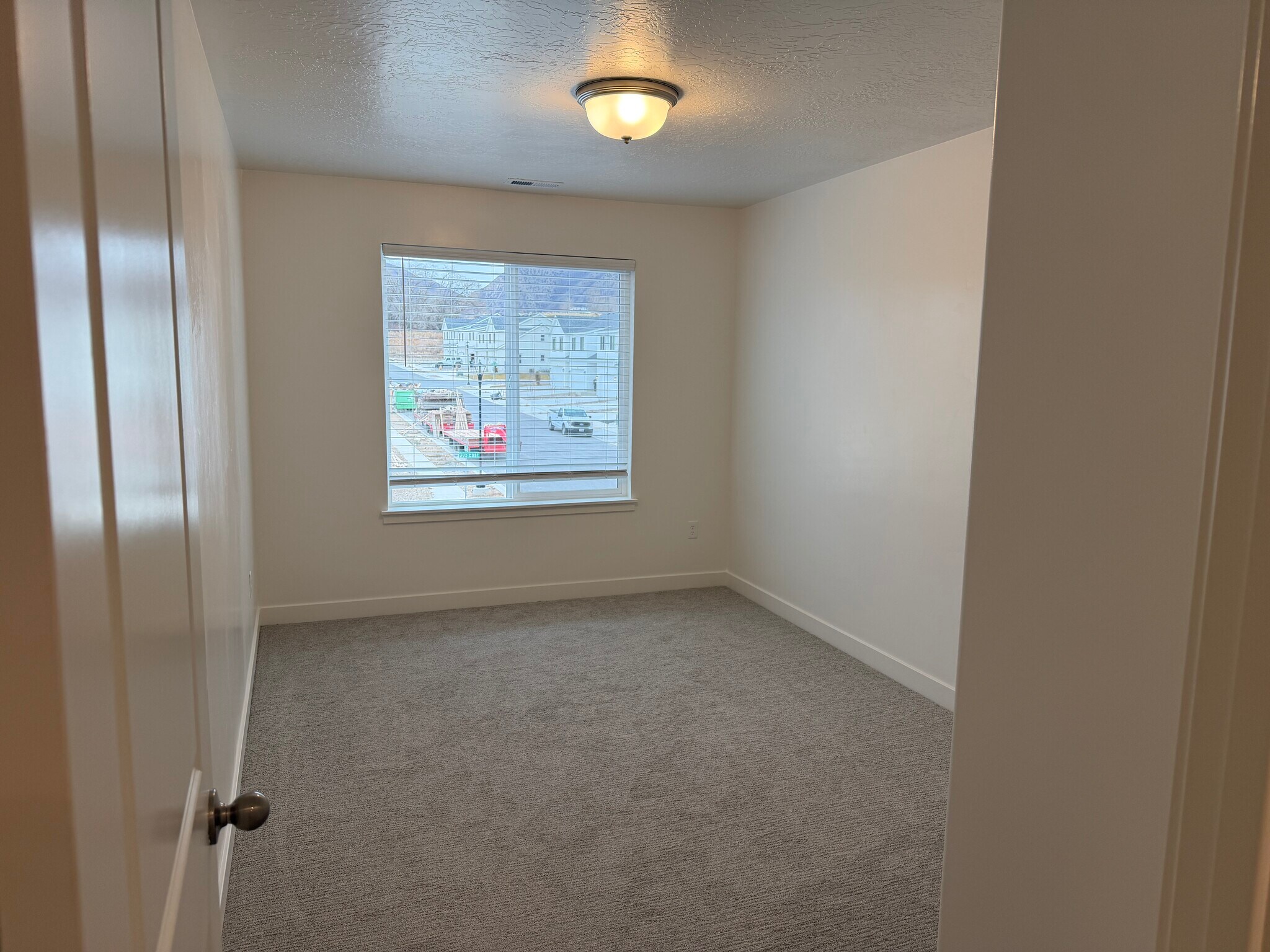 Building Photo - 1485 N 305 E