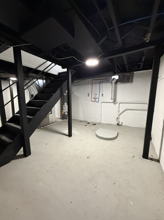 Building Photo - 3520 Cleveland Ave