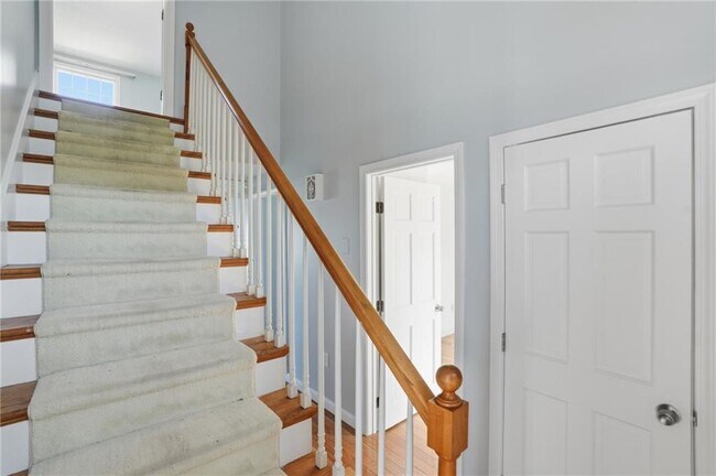 Building Photo - 22 Roger Williams Ct