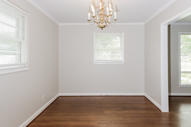 Building Photo - 3064 Guymar Rd