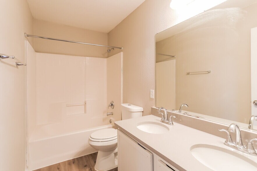 Building Photo - 8764 Stonebriar Ln