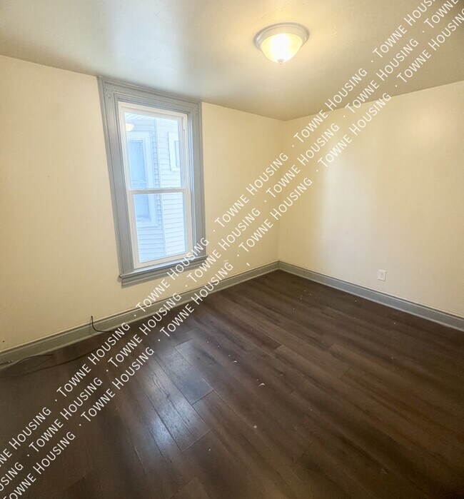 Building Photo - 24 Como Ave