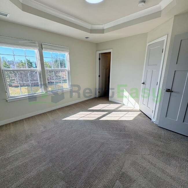 Building Photo - 225 Goldenstar Ln