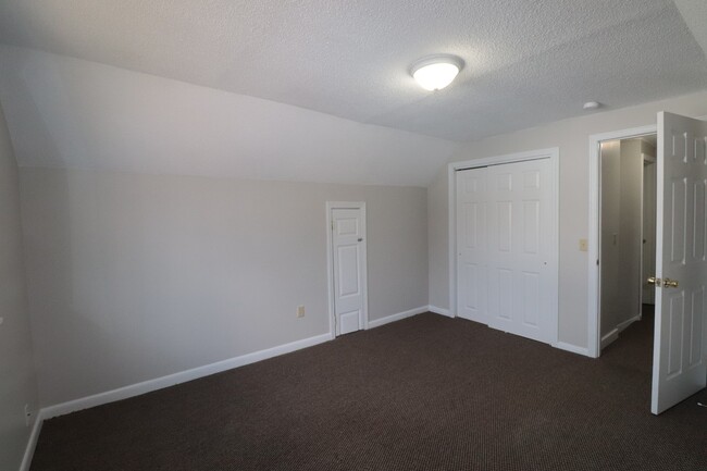 Building Photo - Gorgeous single-family Home