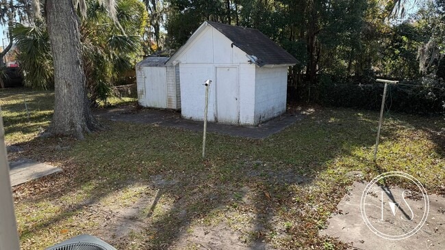 Building Photo - 1011 W 53rd St