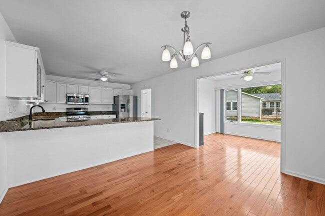 Building Photo - Private Dock Waterfront! Beautiful 3BR/2BA Gem in Fairfield Harbour!