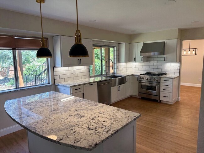 Building Photo - Stunning Cheyenne Mountain 4 Bedroom Home
