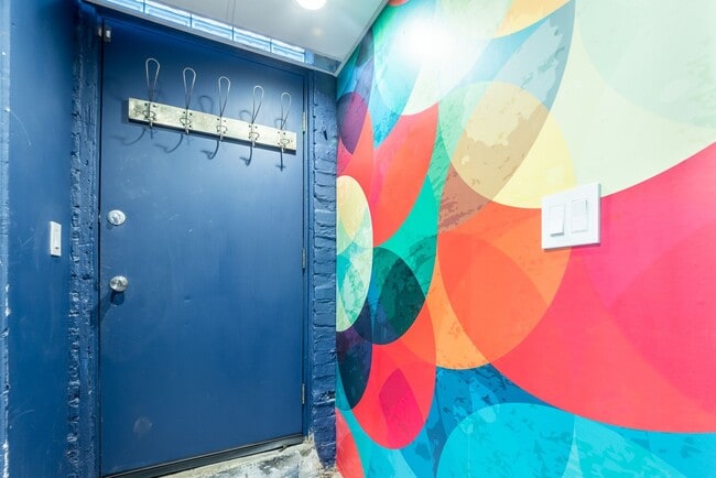 Building Photo - Available August 2026 - 2 Bedroom Home w/ LOADS of Character & Central AC Throughout!