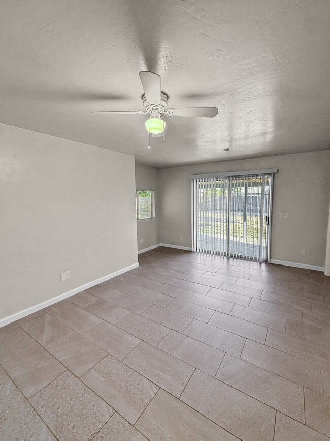 Building Photo - 4215 W Monte Vista Ave