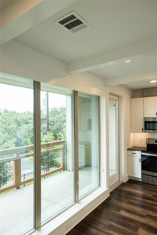 Building Photo - 4704 Sunset Trail